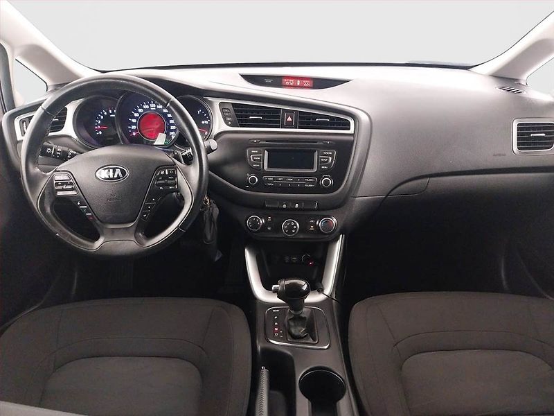 Kia Ceed (2016) 1.6 CRDi, Automat, Serv.kniha - fotka 8 z 19