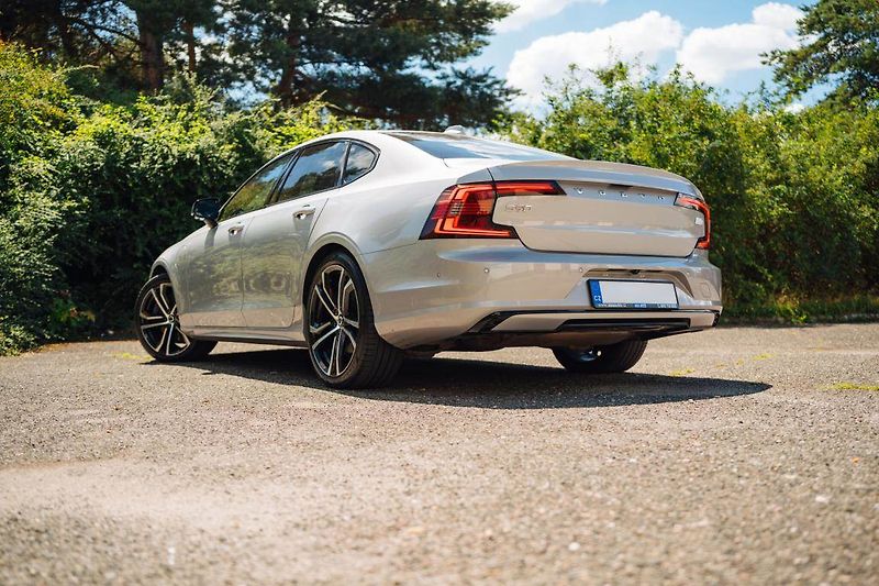 Volvo S90 (2024) T8 Recharge - fotka 6 z 32