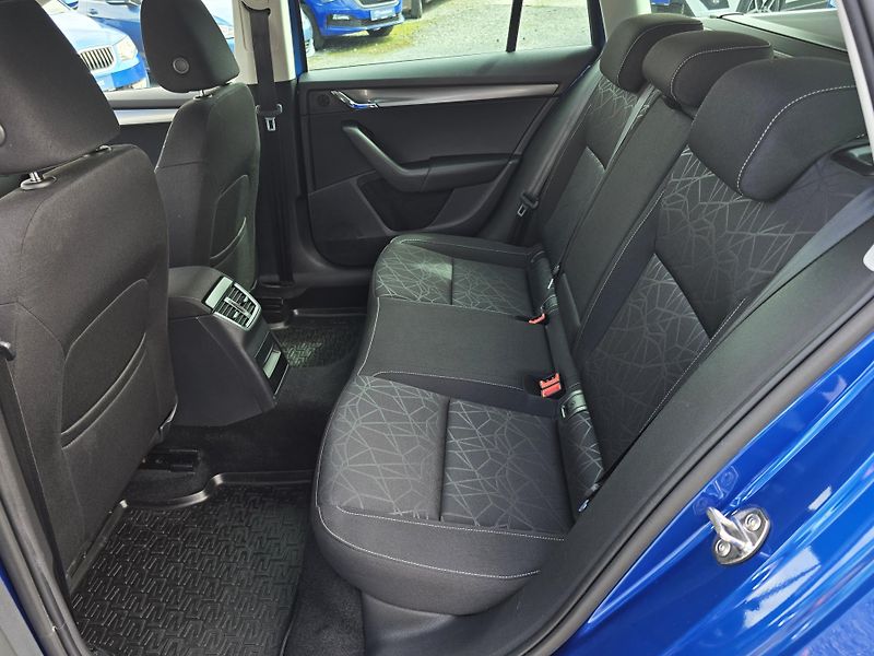 Škoda Octavia 2,0TSI 140KW DSG FULL LED NAVI - fotka 15 z 30