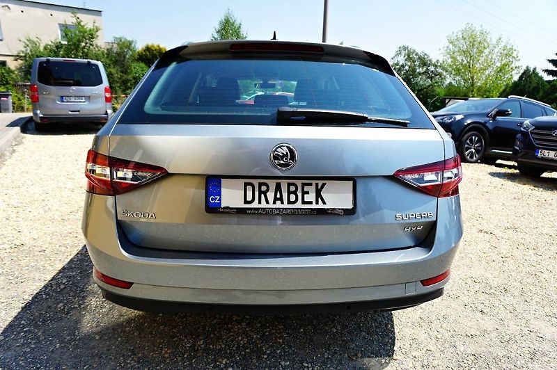 Škoda Superb (2017) L&K 2,0 TDI 140 kW - fotka 6 z 62
