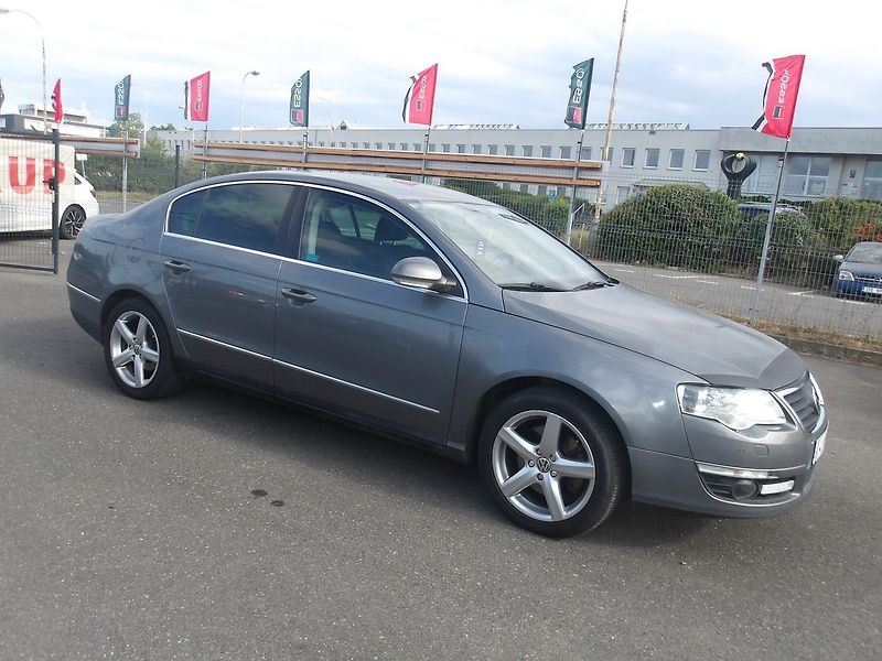 Volkswagen Passat 2,0FSi - fotka 8 z 42