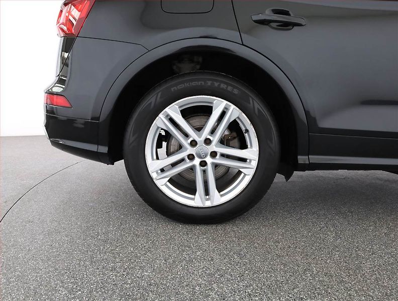 Audi Q5 (2018) S line 2.0 TDI, 4X4, Automat - fotka 18 z 18
