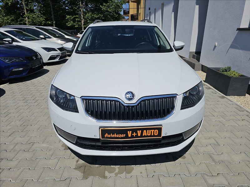 Škoda Octavia 2,0TDi 110KW Elegance TZ - fotka 2 z 49
