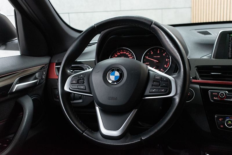 BMW X1 xDrive20d 140kW*SPORT LINE*ČR* - fotka 16 z 45