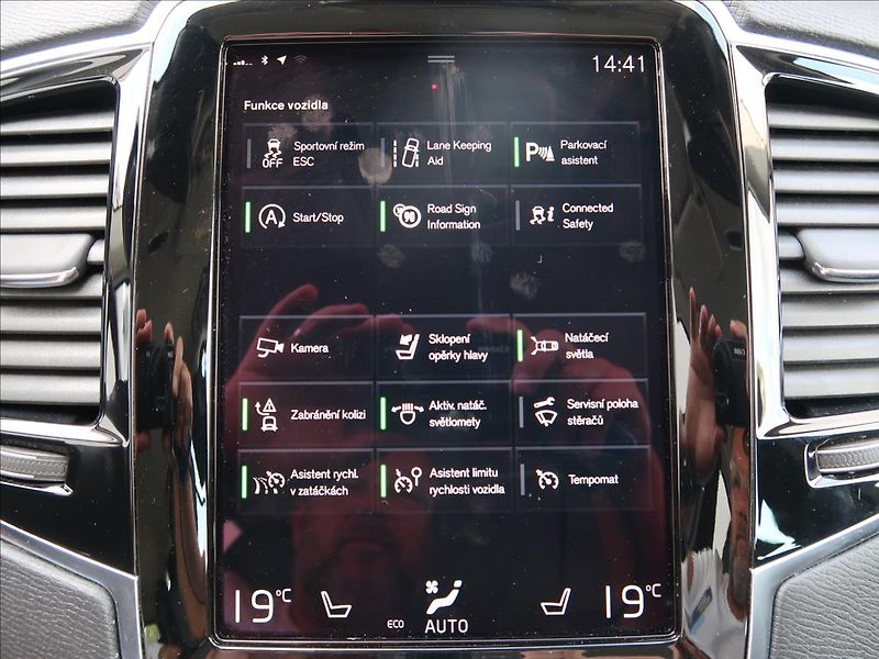 Volvo XC90 2,0 B5,173kW,MomentumPro,1maj - fotka 17 z 29