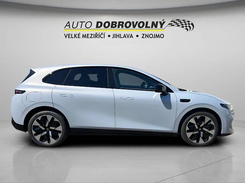 Leapmotor B05 Design ProMax 160 kW (67,1kWh - fotka 10 z 35
