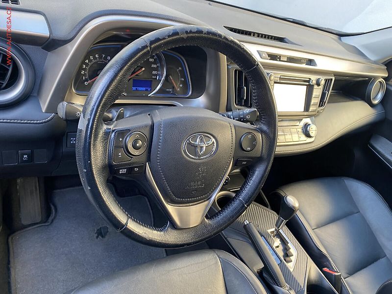 Toyota RAV4 (2013) 2.0 VVT-i AWD, Executive, AT - fotka 14 z 22