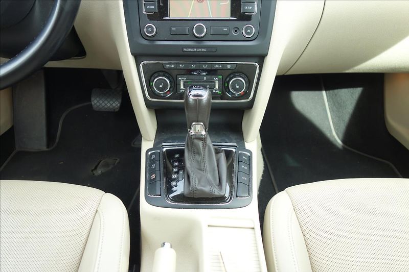 Škoda Superb 2,0 TDi 125KW, ČR, L&K, 4x4. - fotka 25 z 38