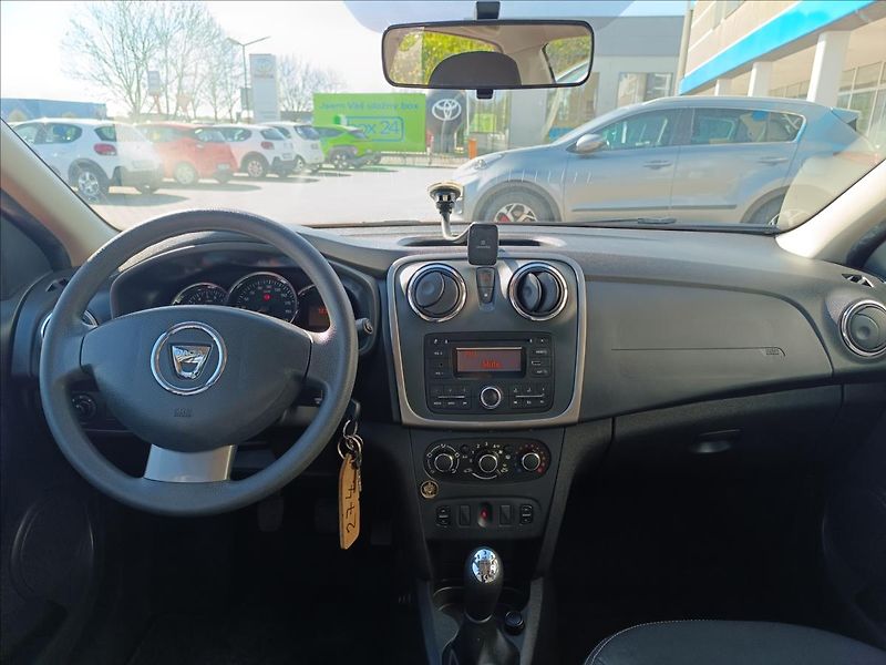 Dacia Logan 1,2 16V - fotka 9 z 17