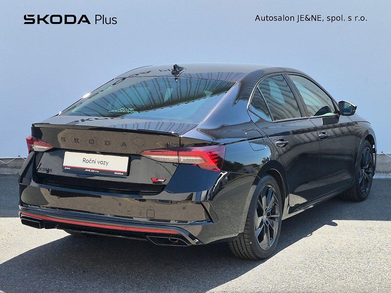 Škoda Octavia (2025) RS 2.0 TSI 195kW - fotka 2 z 33