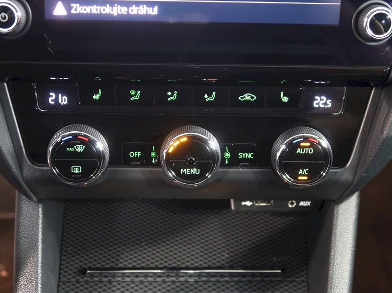 Škoda Octavia (2017) RS 230 2.0TSI 169KW NAVI MANUÁ - fotka 28 z 37