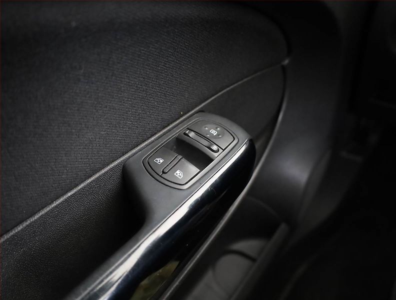 Opel Corsa (2013) 1.2 , po STK, jezdí výborně - fotka 10 z 11