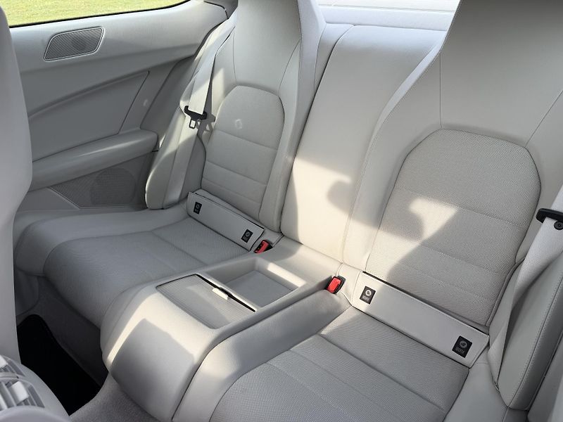 Mercedes-Benz Třídy C 180 CGI NAVI MANUAL SERVISKA - fotka 29 z 48