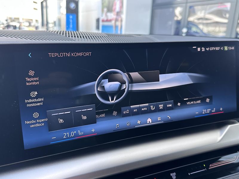 BMW Řada 5 540d xDrive Touring M-Sport - fotka 16 z 35