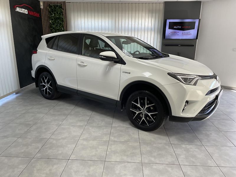 Toyota RAV4 2.5 Hybrid 4x4 AT ČR 1.MAJ.SER - fotka 2 z 27