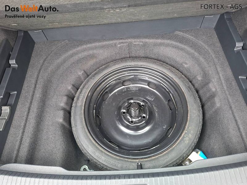 Volkswagen Golf (2014) Variant, 2.0 TDI,110kW,4Motion - fotka 25 z 29