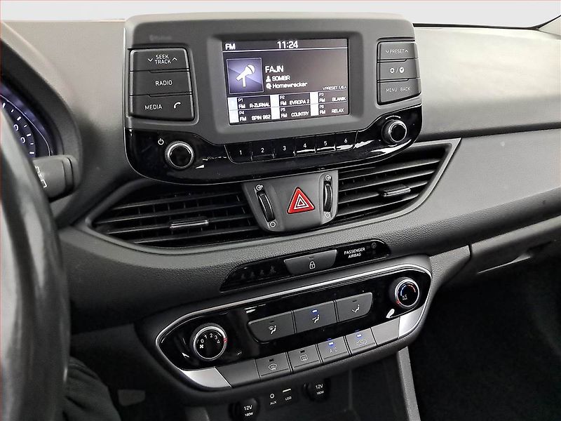 Hyundai i30 (2019) 1.6 CRDi, Tempomat - fotka 12 z 17