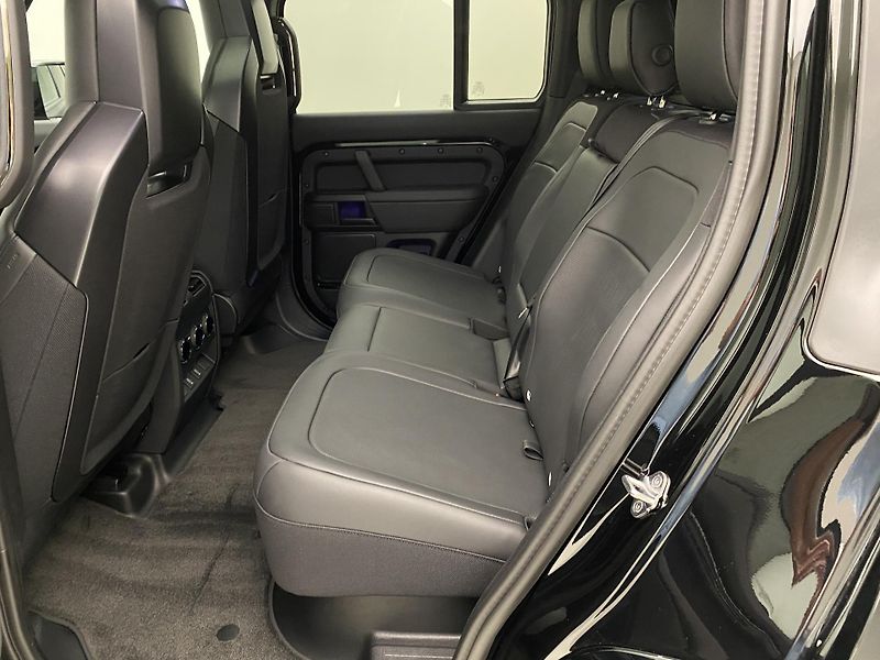 Land Rover Defender (2026) 110 P635 OCTA BLACK AWD AUT - fotka 6 z 64