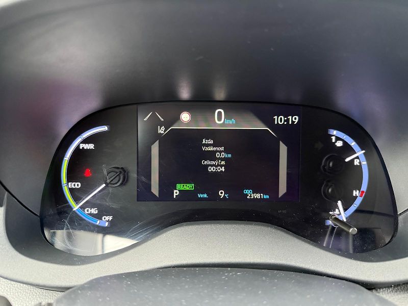 Toyota Yaris Cross 1.5 HSD e-CVT Executive FWD - fotka 16 z 27