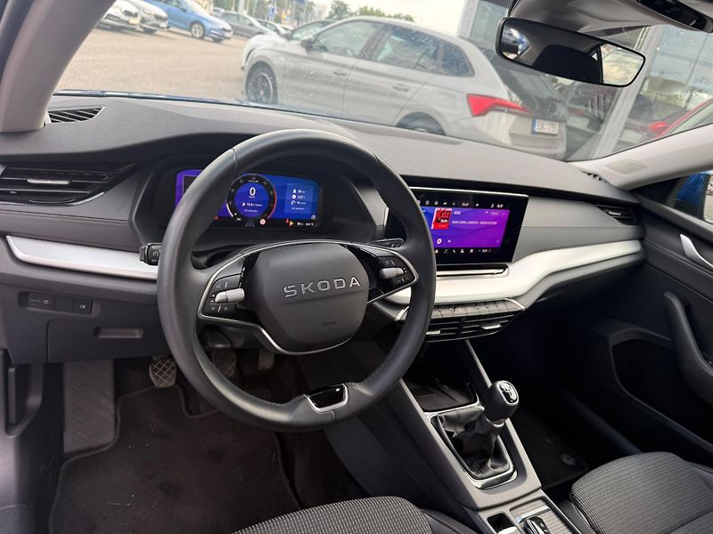 Škoda Octavia Selection 1.5 TSI 110kW - fotka 11 z 24