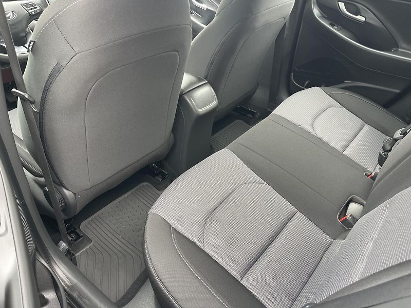 Hyundai i30 1.6d NEHAV-NAVI-DPH-po STK! ČR - fotka 22 z 43
