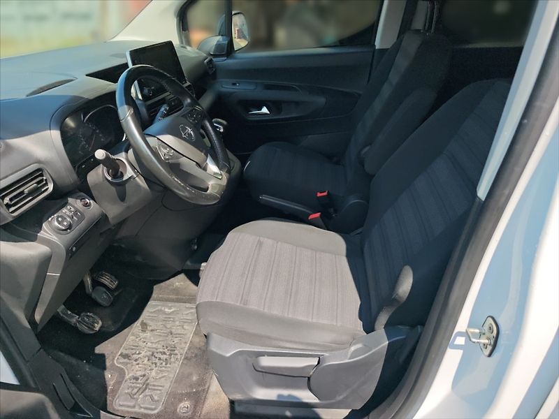 Opel Combo 1,5 CDTI 96 Elegance+ - fotka 6 z 11