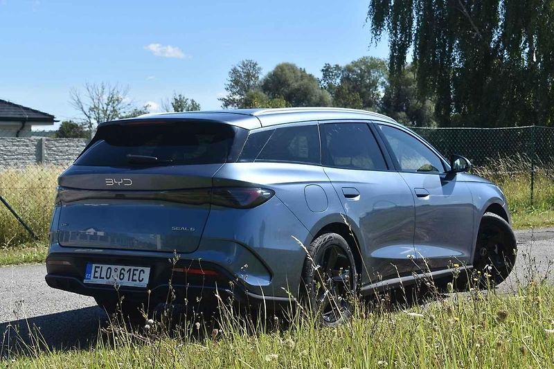 Byd Seal 6 Touring má plug-in hybridní pohon.