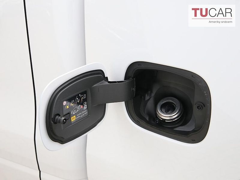 Dodge RAM (2026) 1500 Laramie 5.7 V8 HEMI 2026 - fotka 10 z 42