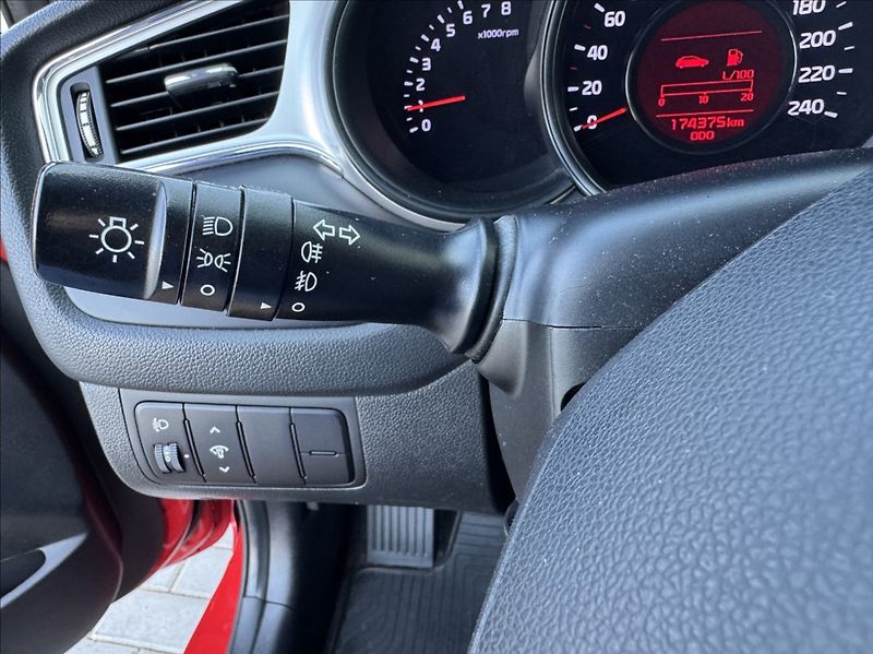 Kia Ceed 1,4 i 73kW 2.maj. původ ČR - fotka 33 z 50