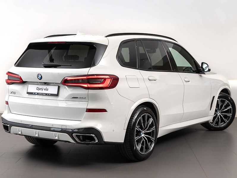 BMW X5 xDrive30d - fotka 5 z 22