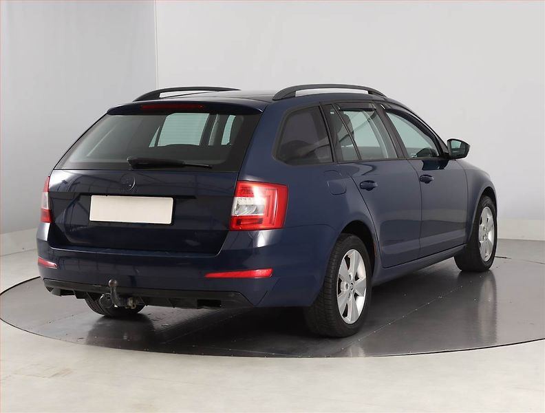 Škoda Octavia (2015) 1.6 TDI, Tempomat - fotka 5 z 19