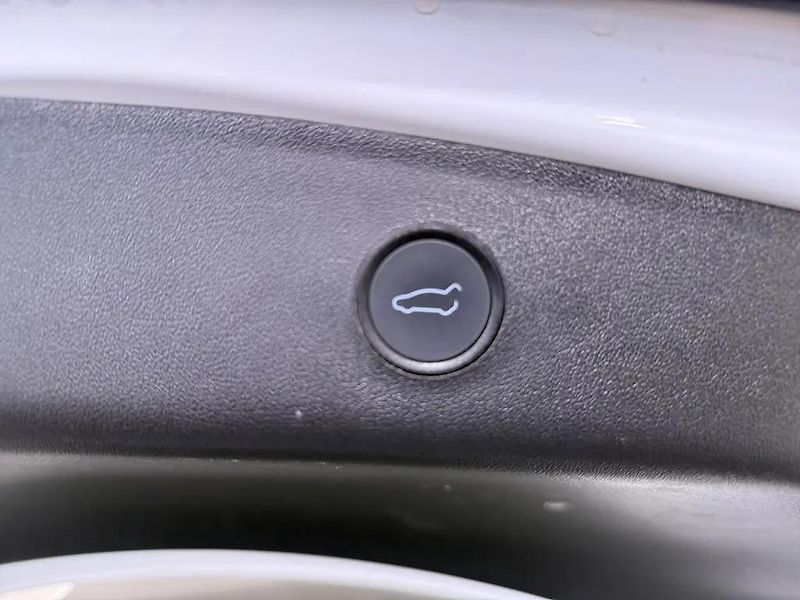 Tesla Model 3 SR LFP 220kW Ryzen 1.Maj  - fotka 12 z 12
