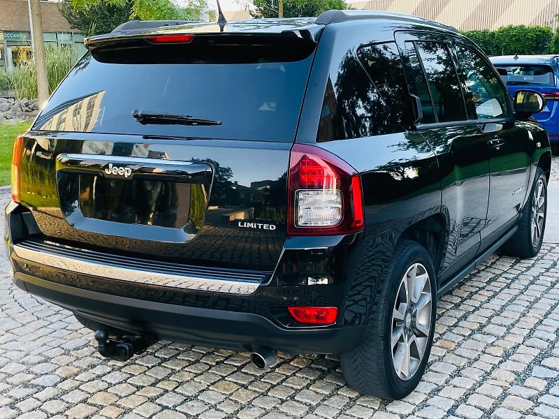 Jeep Compass 2.4i 4x4 AUT KAMERA TAŽNÉ - fotka 12 z 47