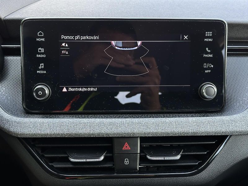 Škoda Scala 1.0TSi Selection 116PS KLIMA A - fotka 27 z 35