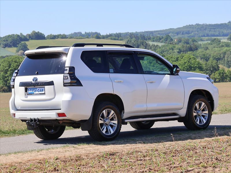 Toyota Land Cruiser 2,8 D-4D 150kW Executive CZ DP - fotka 7 z 39
