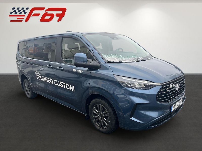 Ford Tourneo Custom (2024) Titanium L2 AWD, 2.0 EcoBlue - fotka 2 z 13
