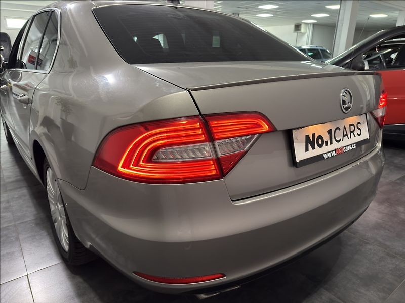Škoda Superb 3,6   V6 260HP LAURIN WEBASTO - fotka 32 z 37