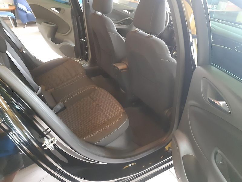 Opel Astra K 1.4 i 110KW NAVI KAMERA AUT. - fotka 23 z 26