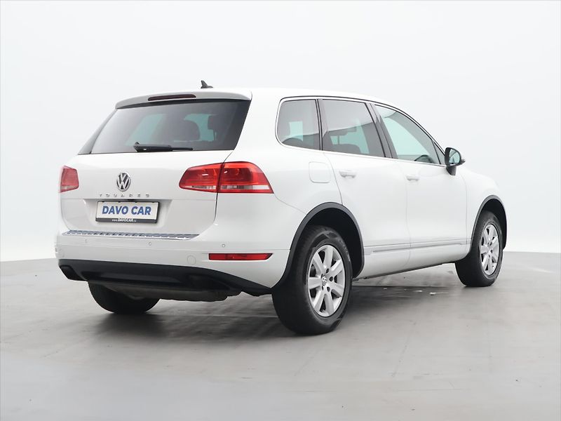 Volkswagen Touareg 3,0 TDI V6 150kW DSG 4M Kůže - fotka 7 z 28