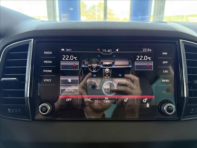 Škoda Karoq 2,0   TDI 110kW,4X4,SERVISKA - fotka 18 z 25