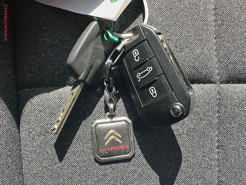 Citroën C4 Cactus (2019) 1.2PT, 2.maj,ČR, AC, temp. - fotka 20 z 21