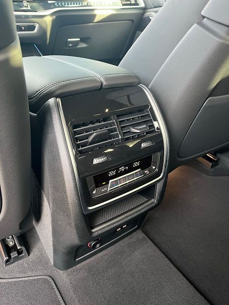 BMW X7 40ix Nezávislé Ventilace Masáž - fotka 22 z 27