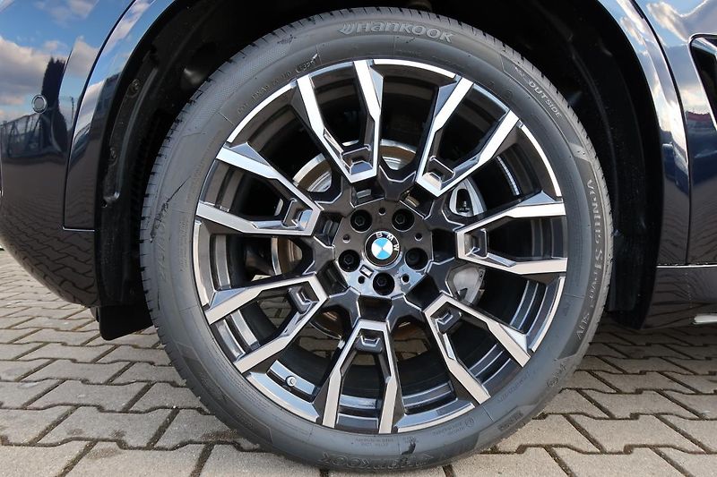 BMW X5 xDrive30d - fotka 6 z 6