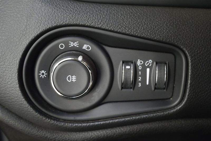 Jeep Renegade - fotka 12 z 27