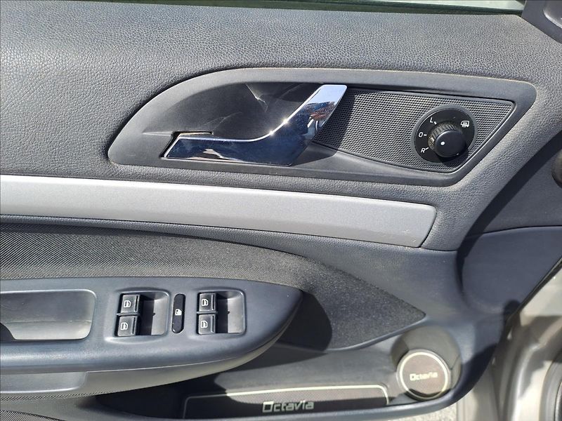 Škoda Octavia 1,6 TDI - fotka 10 z 15
