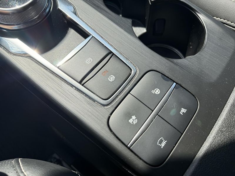 Ford Kuga (2022) 2.5 HEV,4x4,VIGNALE,CZ! - fotka 16 z 24