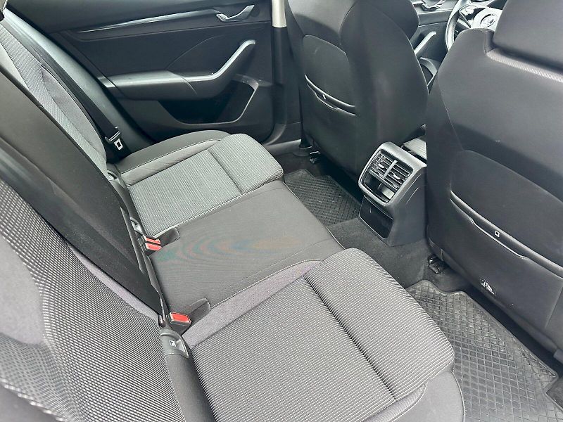 Škoda Octavia (2021) 2.0 TDI 85kW Ambition Combi - fotka 19 z 21