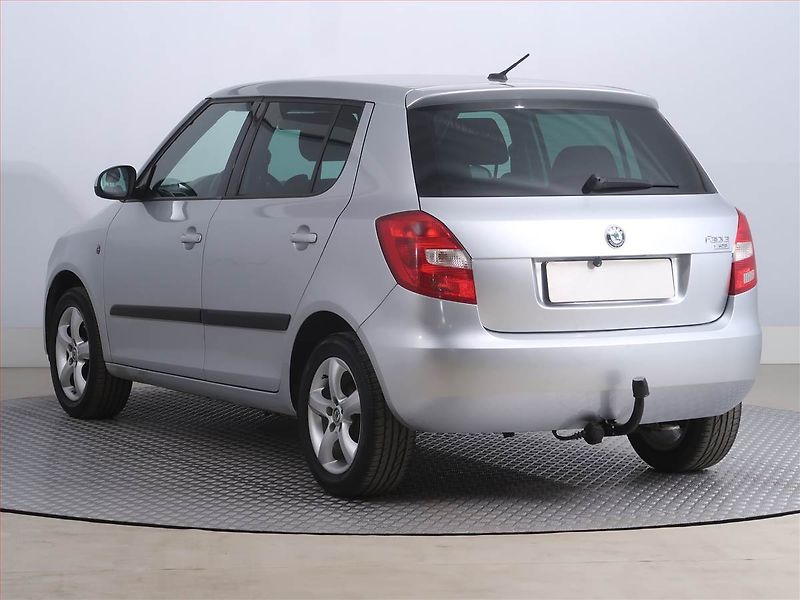 Škoda Fabia (2009) 1.2, Park. senzory - fotka 4 z 17