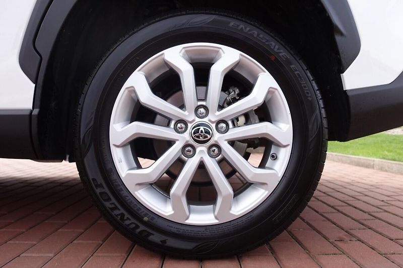 Toyota Corolla Cross 1,8 HEV Comfort Business - fotka 8 z 33