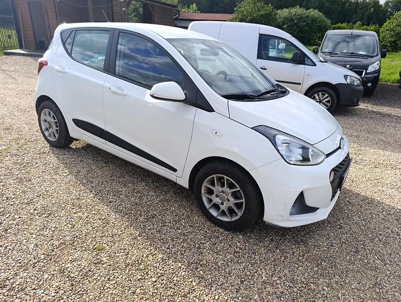 Hyundai i10 (2019) 1.0 Family club - fotka 6 z 23
